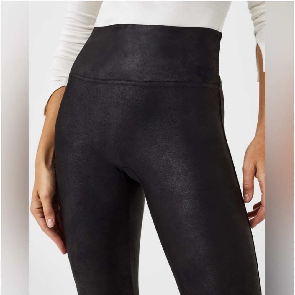 ❄️ SPANX 20559 Faux Leather Fleece-Lined Leggings - Picture 5 of 6
